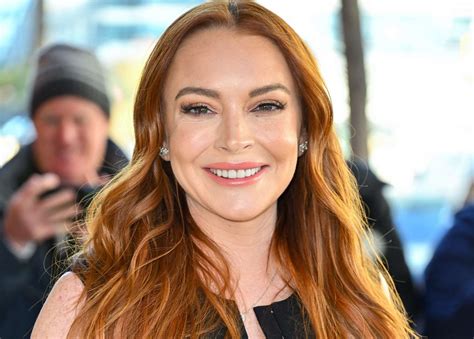 lindsay lohan boobs nude|Lindsay Lohan goes topless in The Canyons see the pictures。